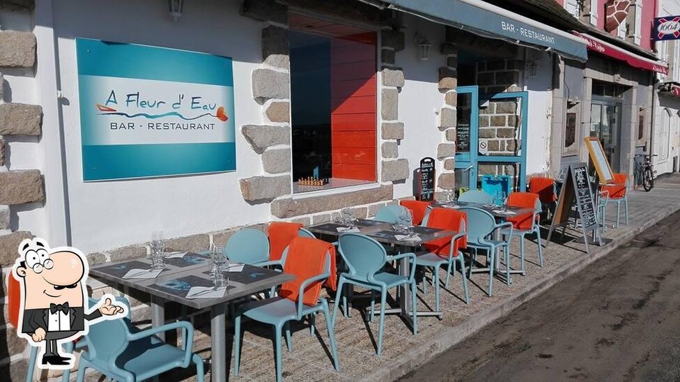 Installez-vous à l'une des tables de Restaurant A Fleur d'Eau.