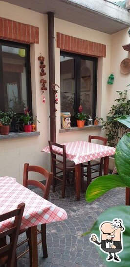 Dai un'occhiata agli interni di Trattoria Cerere.