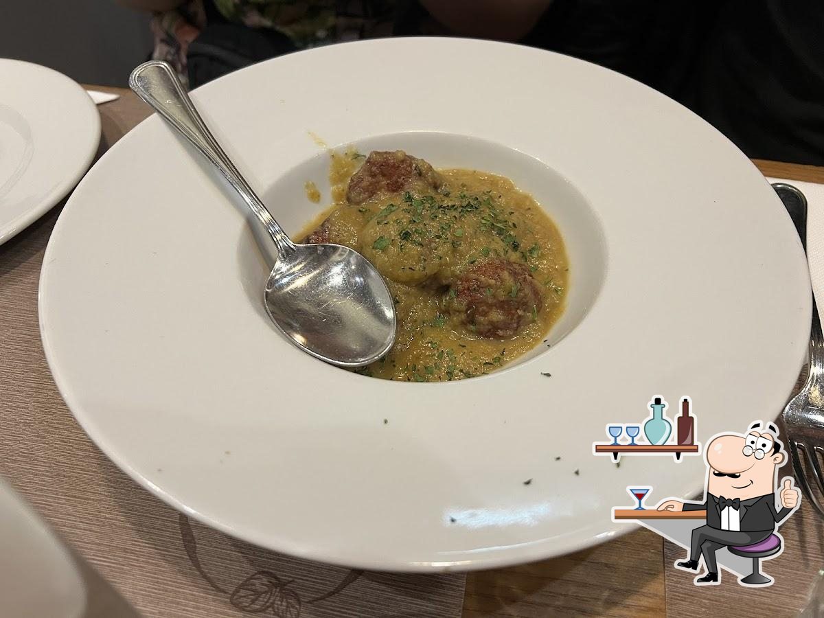 Dai un'occhiata agli interni di Peppo al Cosimato.