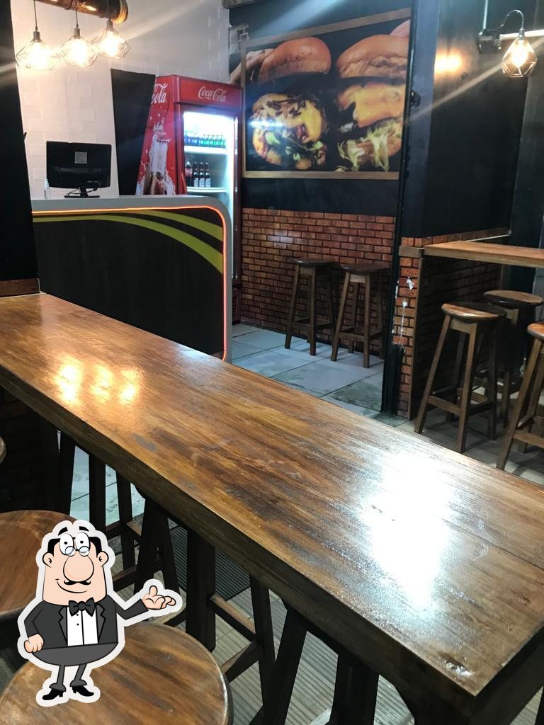 Veja imagens do interior do Bon Apetit Burgers & Shakes.