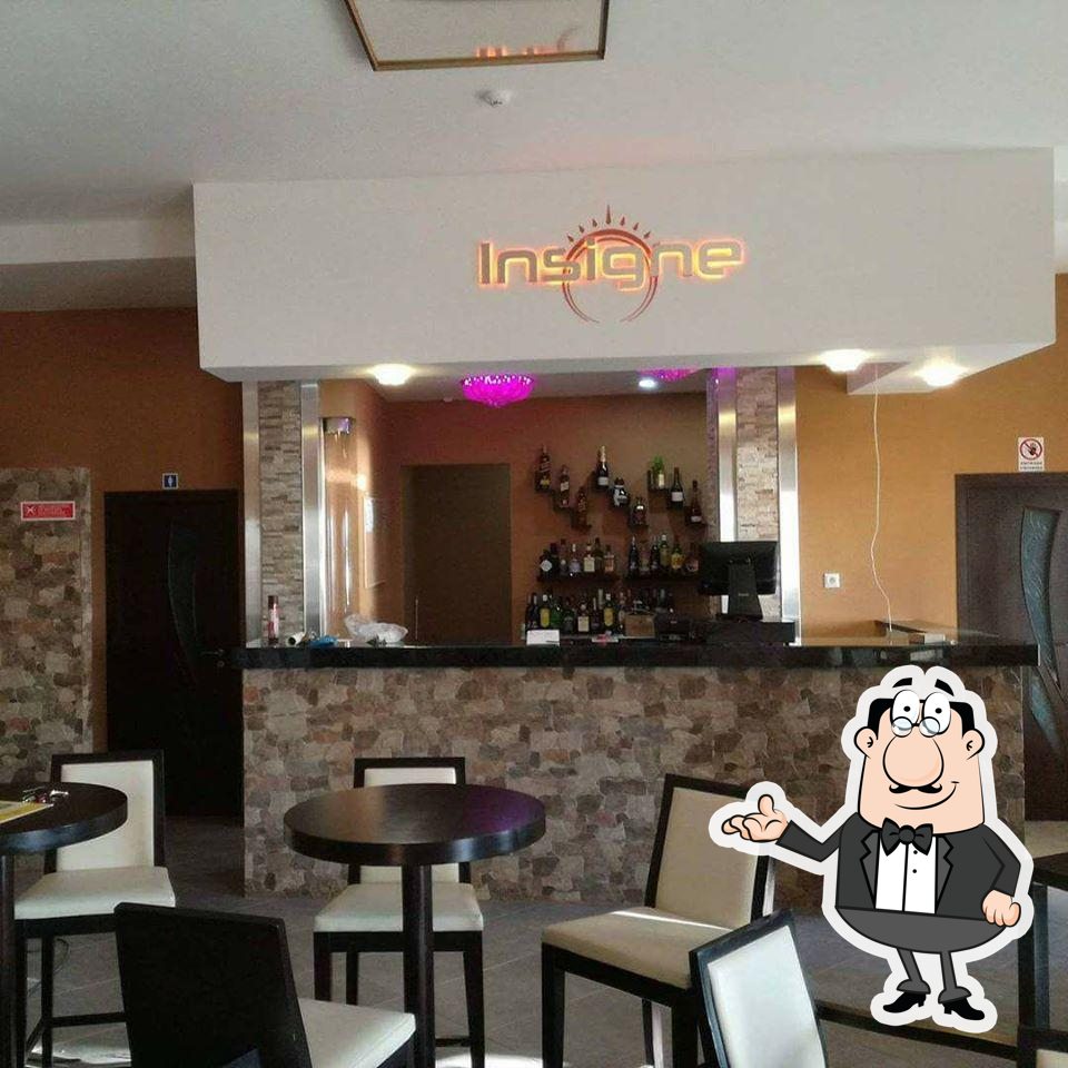 Veja imagens do interior do Café Insigne.