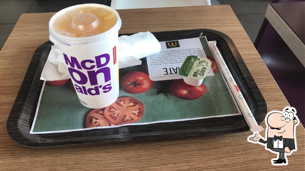 O interior do McDonald's Corroios.