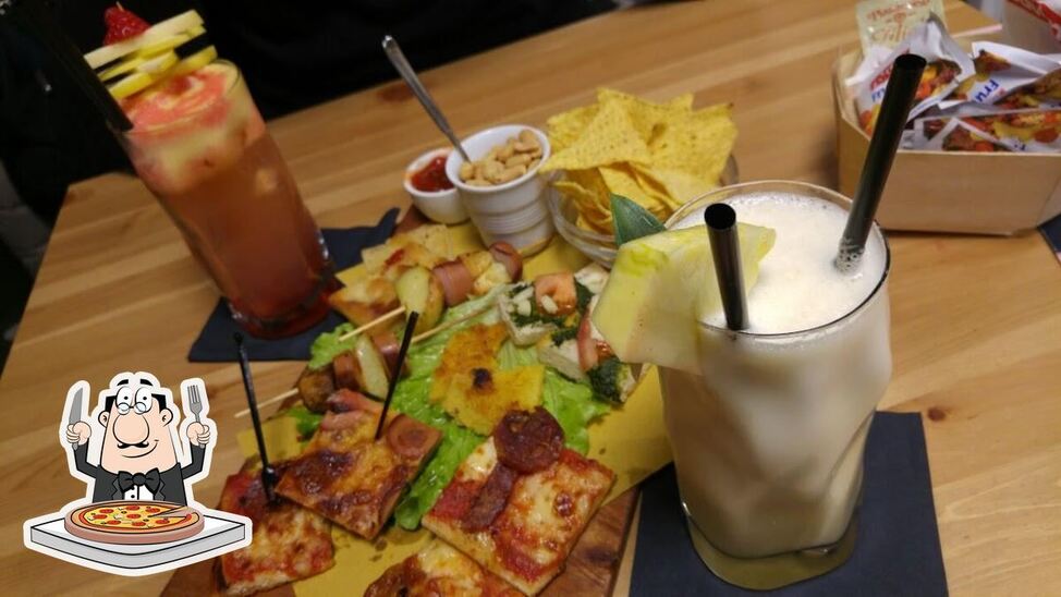 Prenditi una pizza a San Marco Caffè Pizza E Fügassa.