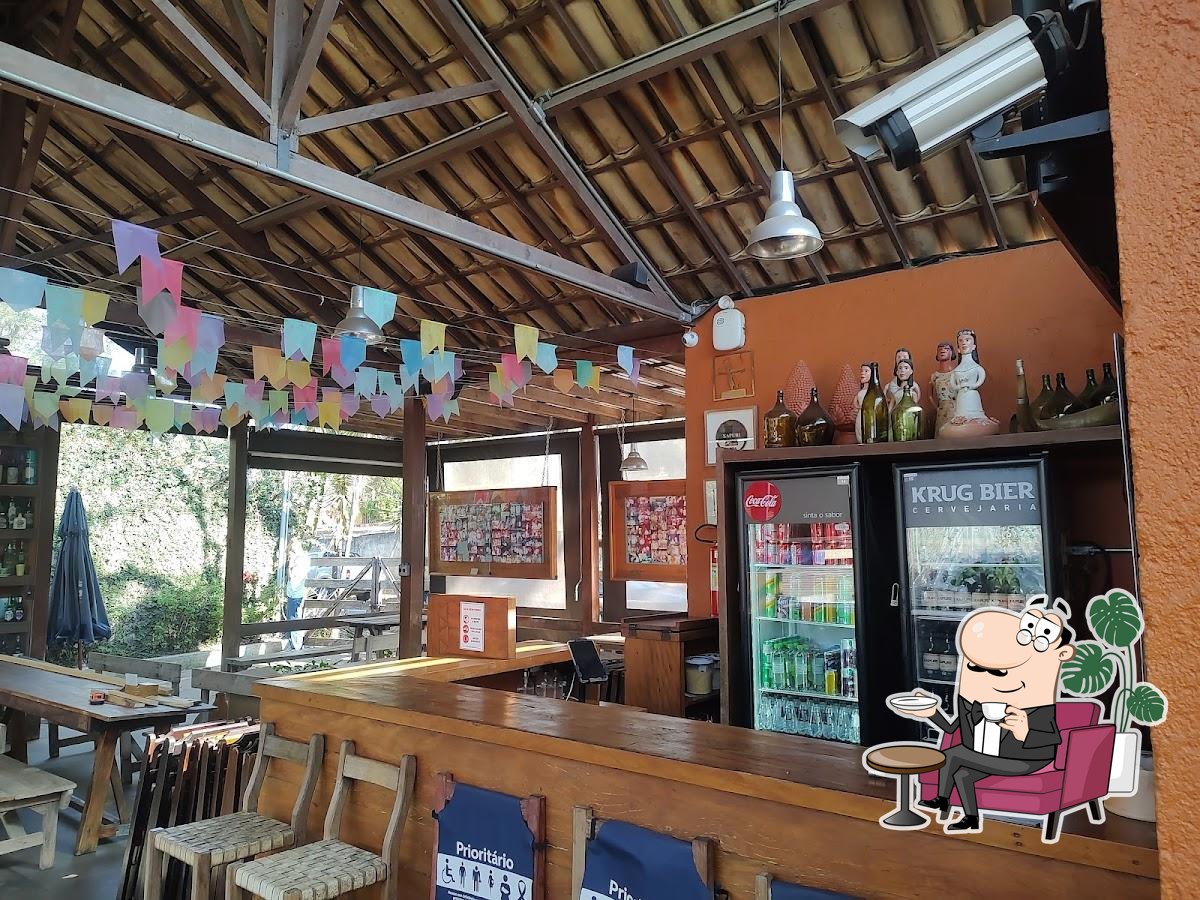 Veja imagens do interior do Restaurante Xapuri.