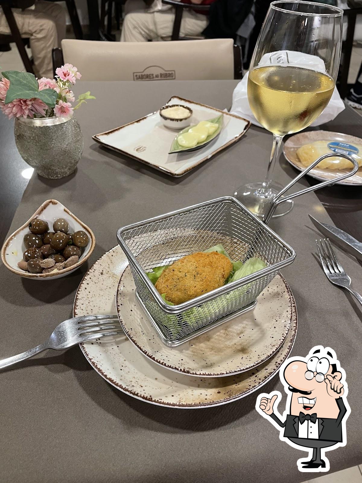 Veja imagens do interior do Sabores ao Rubro.