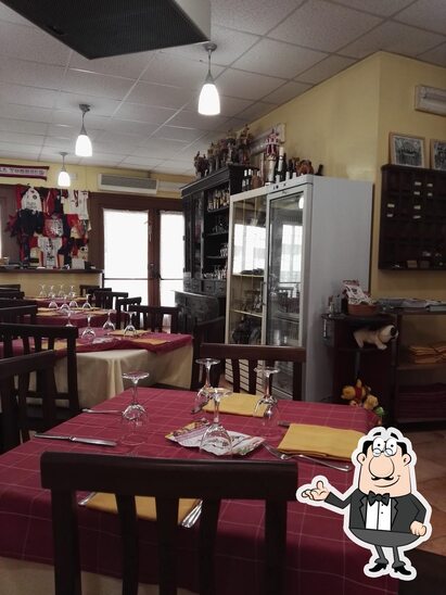 Dai un'occhiata agli interni di Ristorante Pizzeria La Perla Rosa.