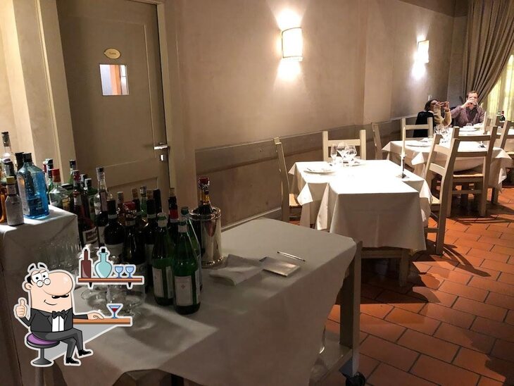 Installez-vous à l'une des tables de Ristorante Il Cenacolo.