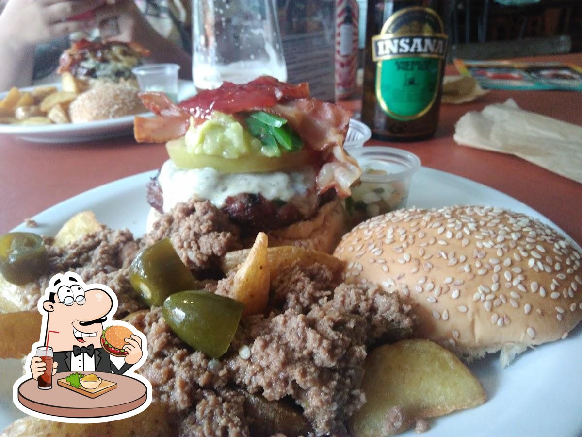 Peça um hambúrguer no Cidadão do Mundo Burgers & Arts.