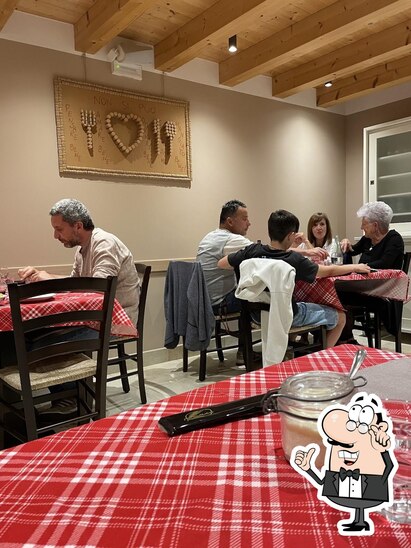 Gli interni di Trattoria da Agnese.