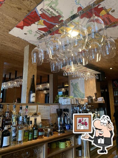 Découvrez l'intérieur de Soif Bar à vin.