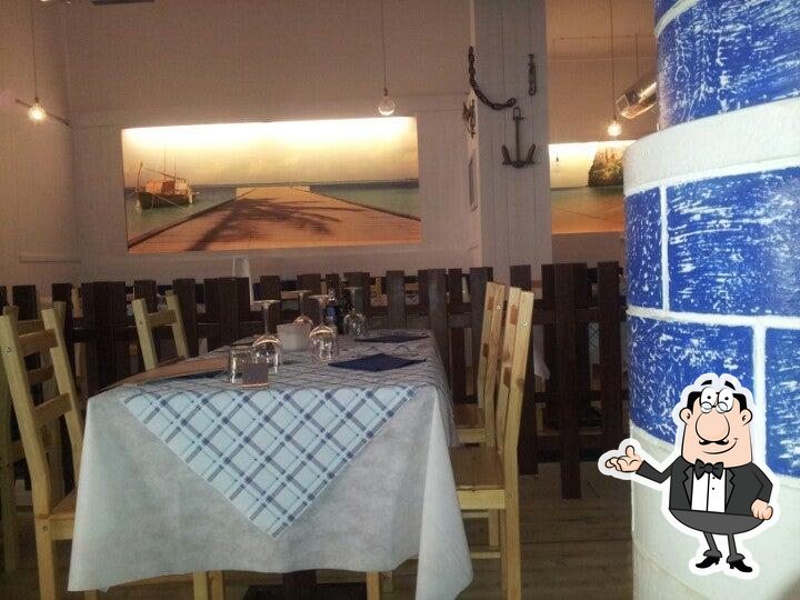 Gli interni di Zio Pesce Restaurant- Officina di Mare.