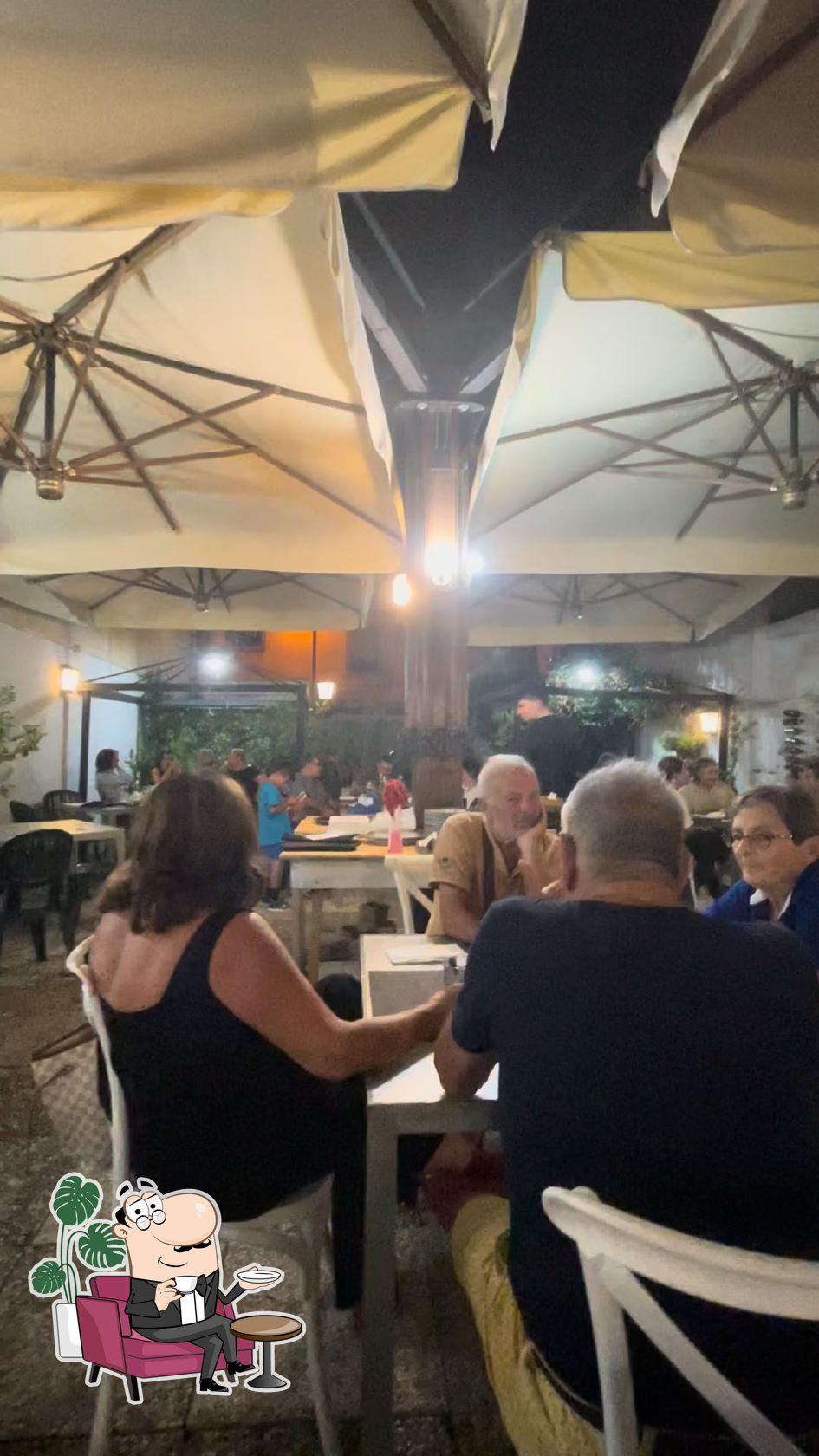 Gli interni di Gli Scugnizzi - Ristorante Pizzeria.