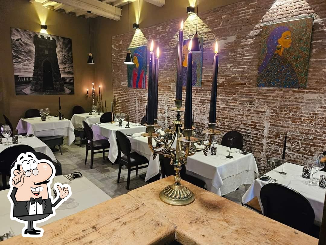 Siediti a un tavolo di Taverna Dei Boncompagni Piombino.