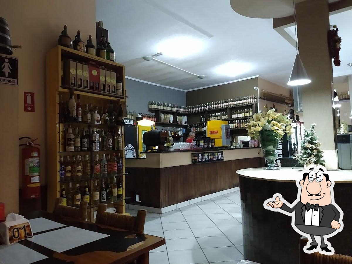 Veja imagens do interior do Bar do Zé Ferreira.