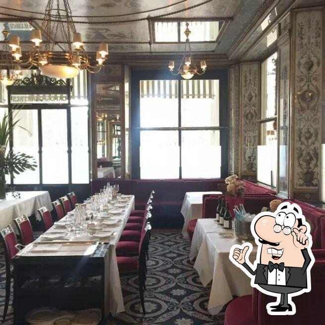 L'intérieur de Le Grand Véfour.