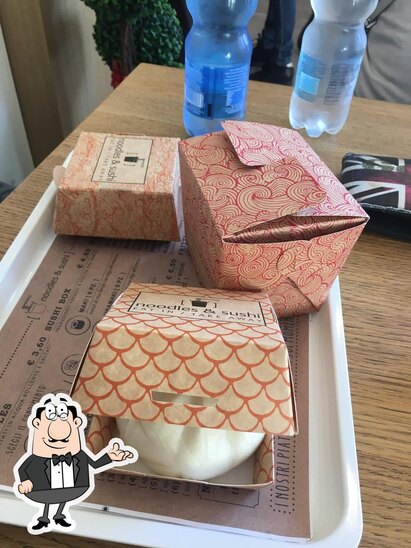 Dai un'occhiata agli interni di Noodles&Sushi Ristorante Giapponese.