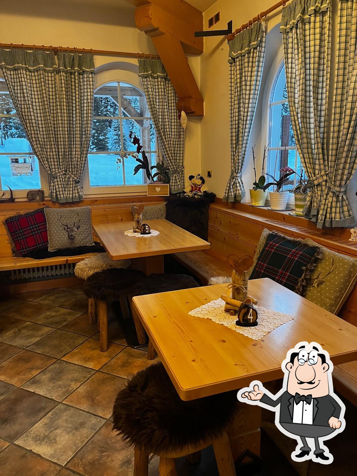 Gli interni di Ristorante Pizzeria B&B Pian Schiavaneis.
