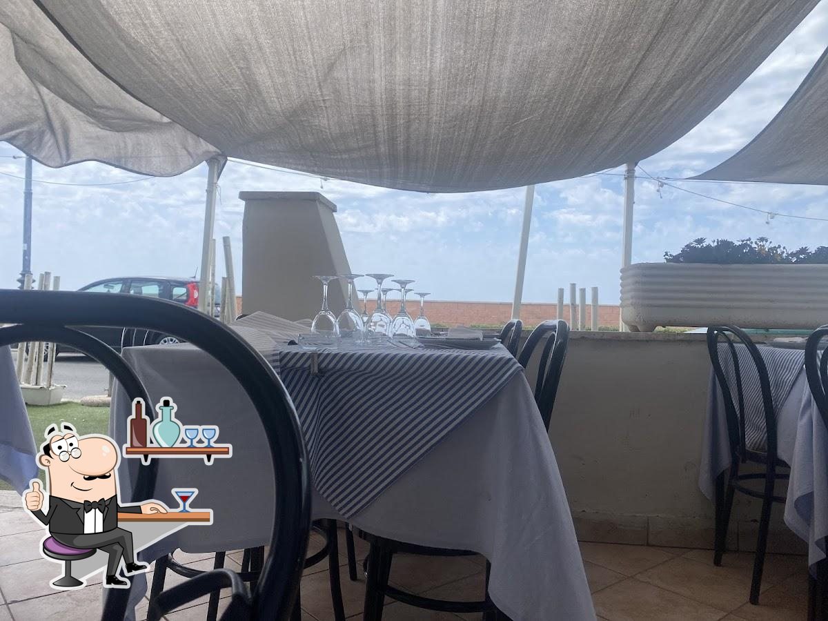 Gli interni di Pesce alla Brace da Fabietto.