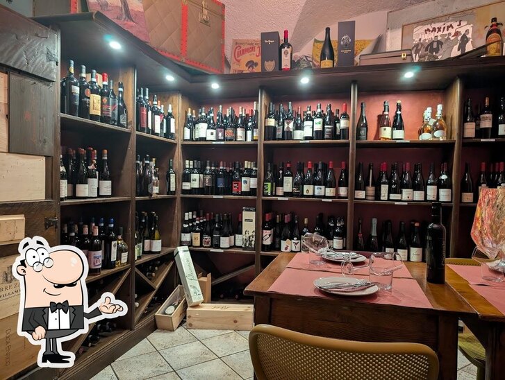 Gli interni di Cantina di Biffi.