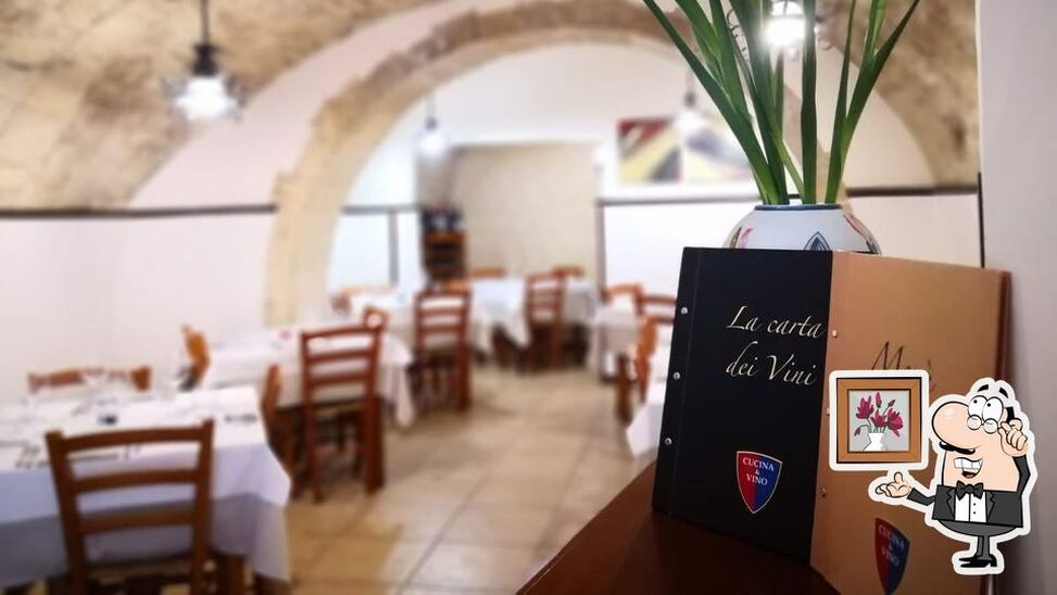 Gli interni di "Cucina & Vino" Osteria e Ristorante.