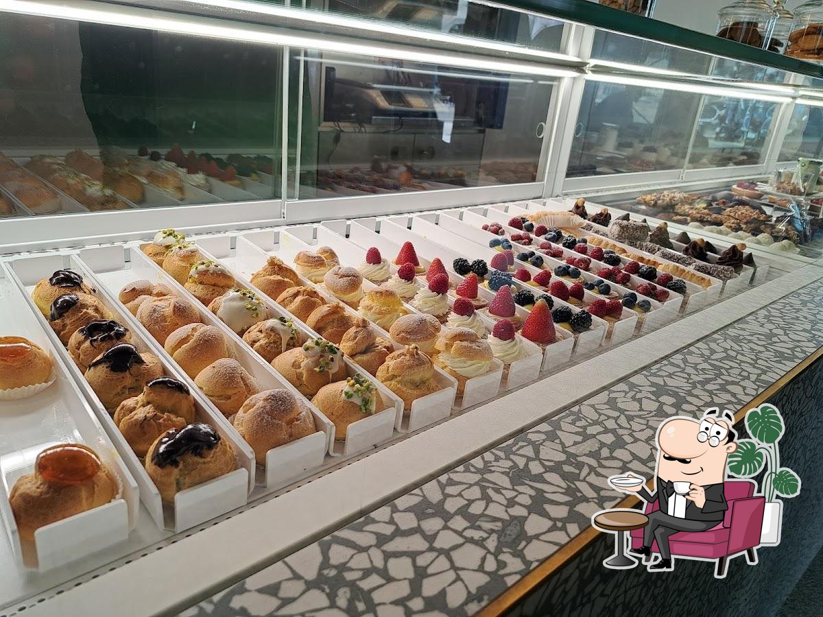 Dai un'occhiata agli interni di Sugar. Dai un'occhiata agli interni di Sugar.