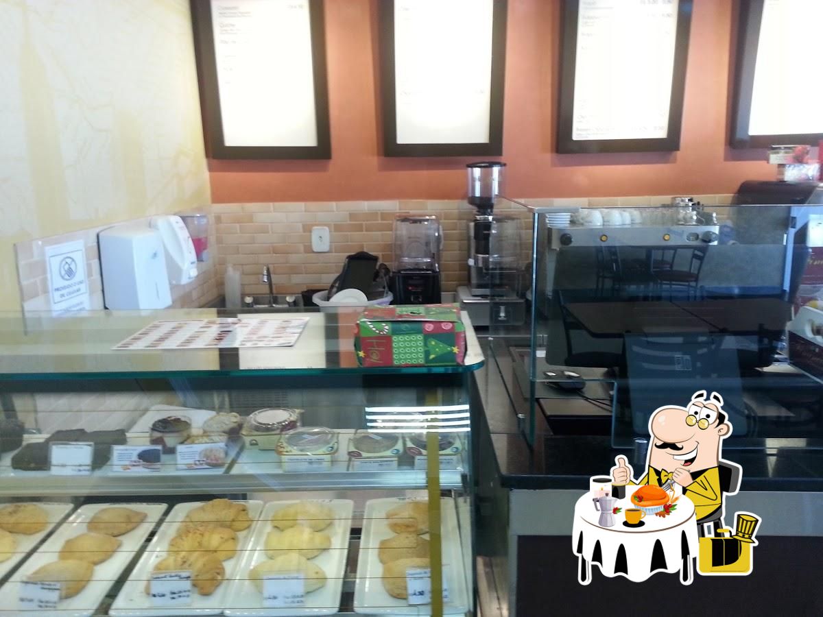 Comida em Café Metro