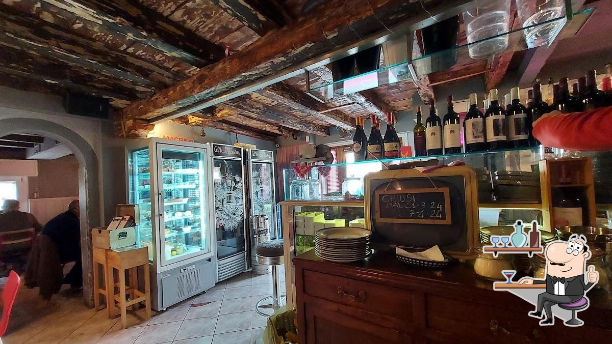 Siediti a un tavolo di Ostaria Da Ciccio.