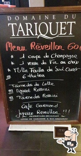 Découvrez le menu du jour sur le tableau.