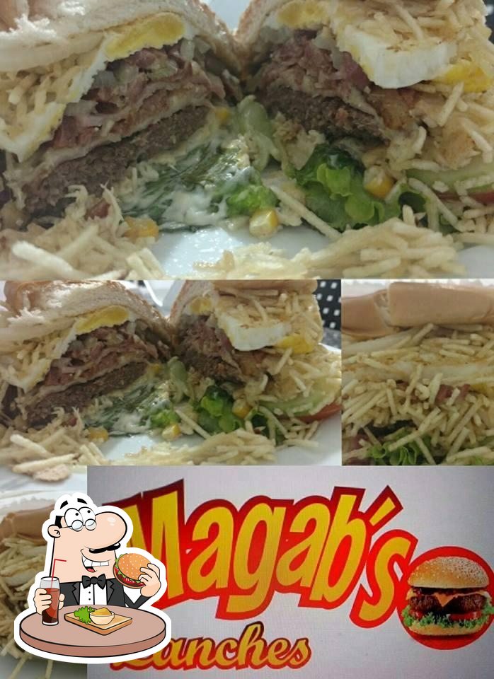 Os hambúrgueres do Magab's lanches irão saciar uma variedade de gostos.