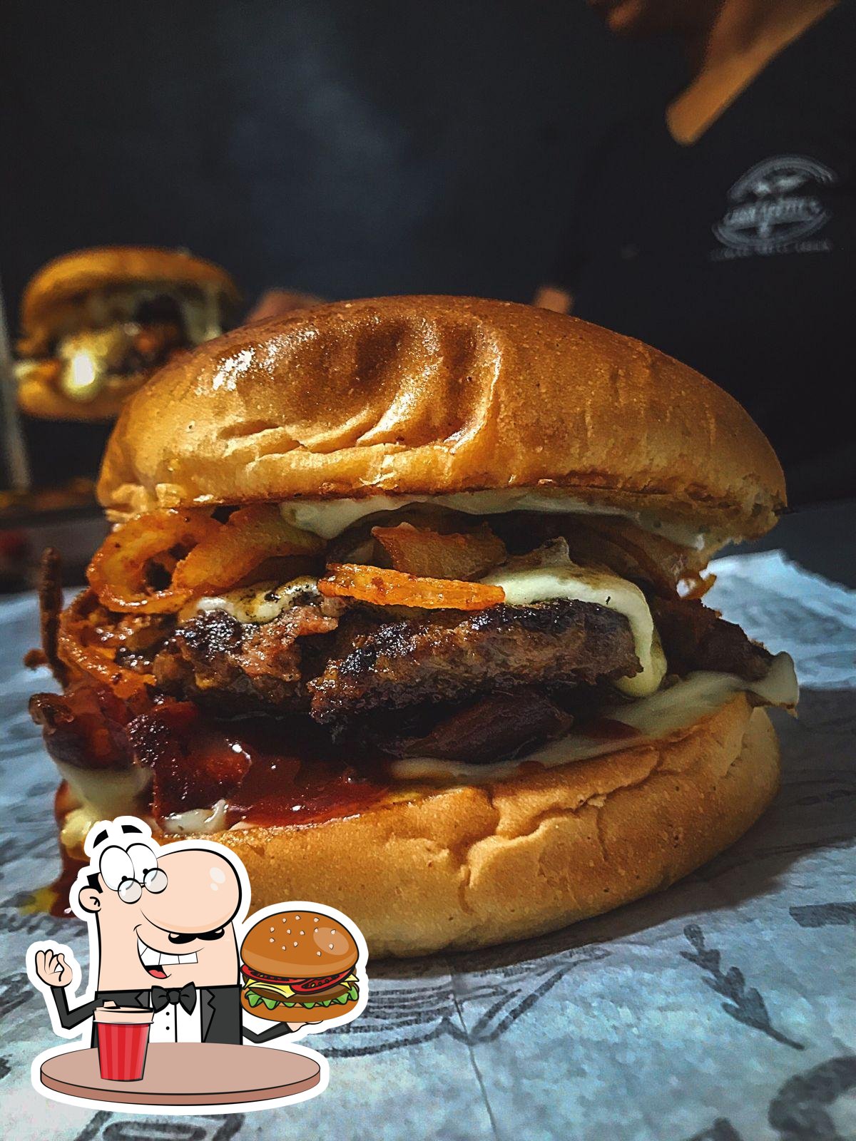 Deguste um dos hambúrgueres servidos no Bon Apetit Burgers & Shakes.