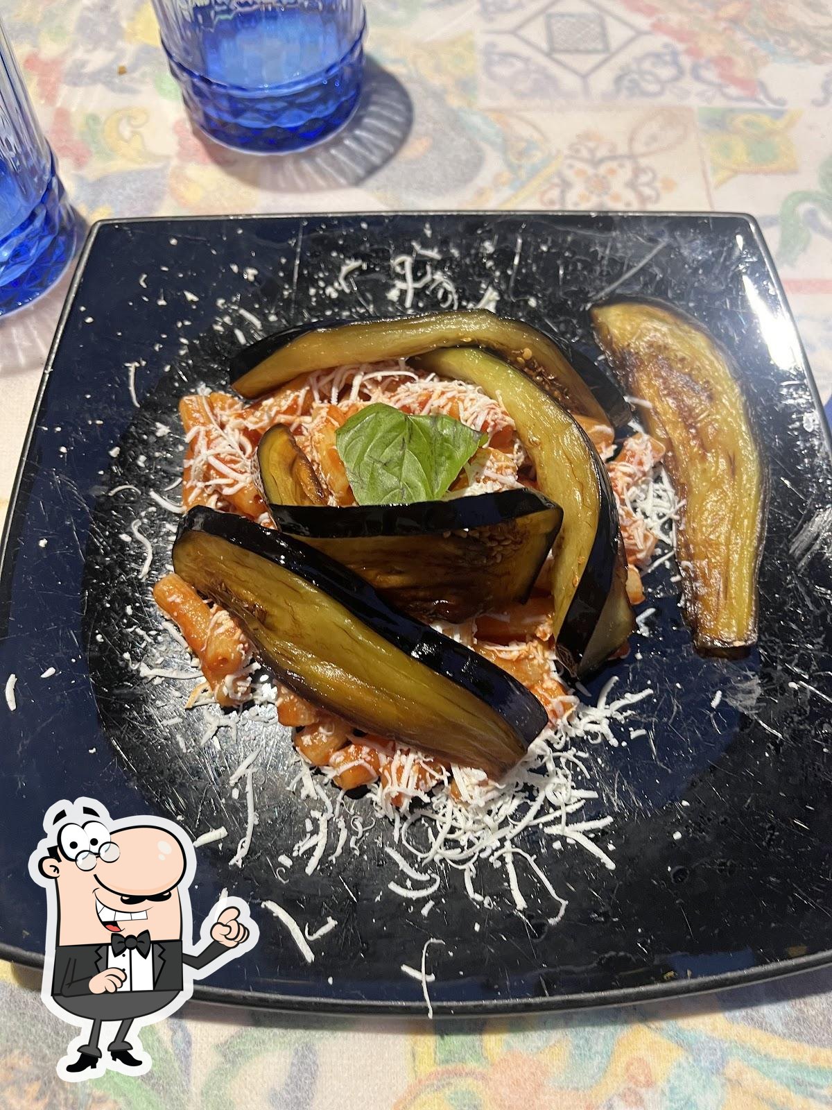 Gli interni di Trattoria U Fucularu.