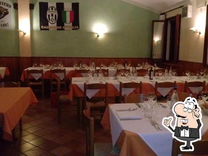 Gli interni di Les Arcs ristorante pizzeria.