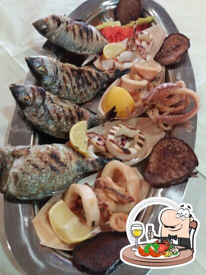 Gli ospiti di Ristorante Pizzeria Pagoda possono ordinare vari piatti di mare.