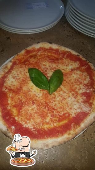 A Roma in tavola, puoi prenderti una bella pizza.