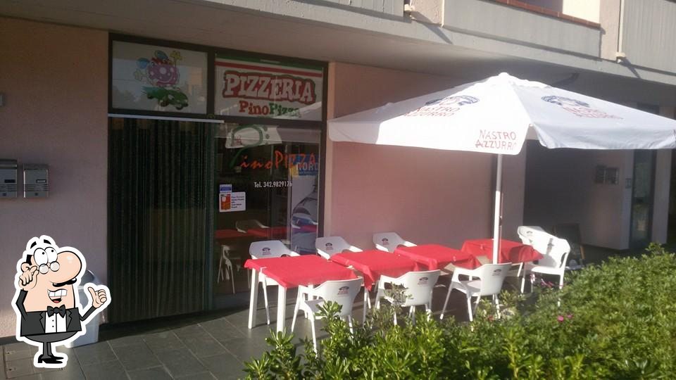 Siediti a un tavolo di Pizzeria da Carlo.