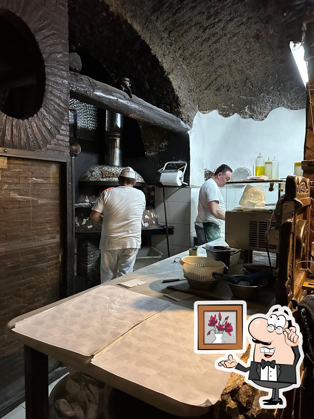 Siediti a un tavolo di Pulecenella Salerno (UNICA SEDE).