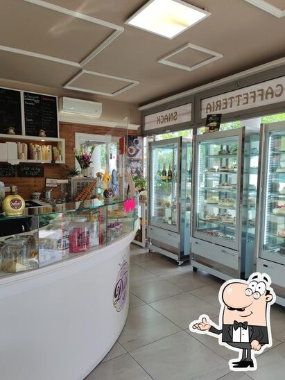 Dai un'occhiata agli interni di Gelateria Dulse, gelateria e caffetteria.