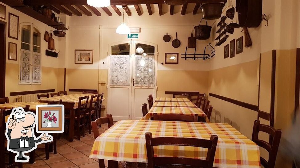 Dai un'occhiata agli interni di Osteria San Pietro.