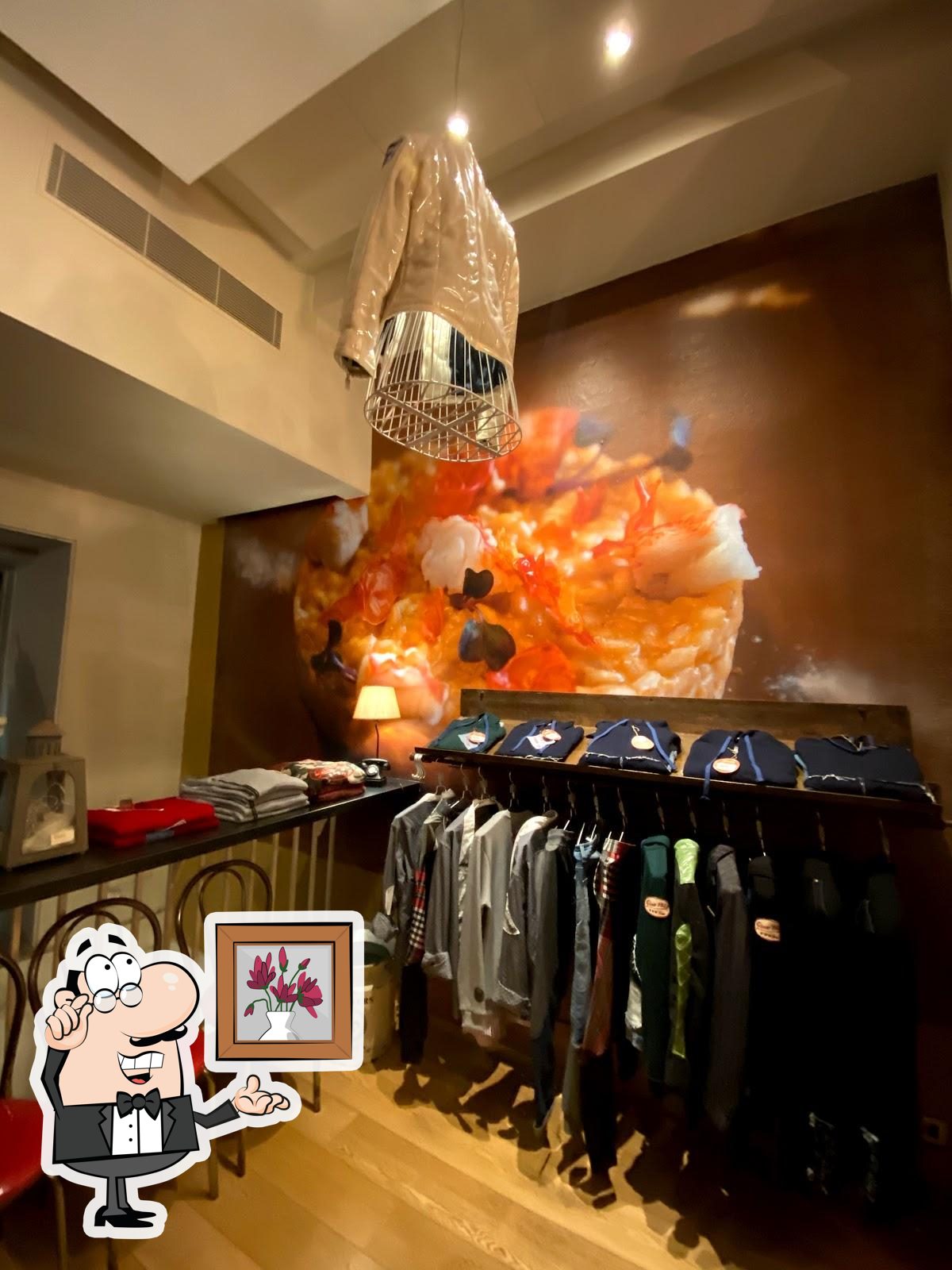 Siediti a un tavolo di moa Cashmere & Lobster. Siediti a un tavolo di moa Cashmere & Lobster.