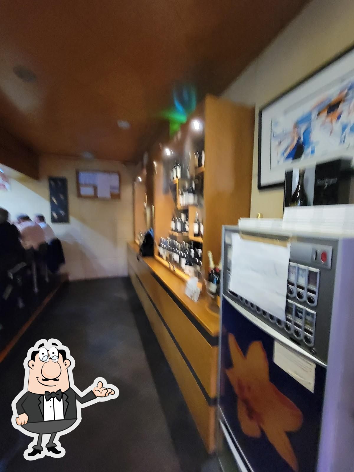 Veja imagens do interior do Sete Mares.
