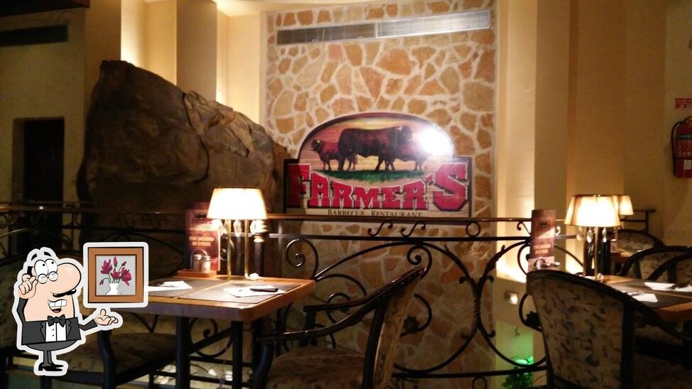 L'intérieur de Restaurant Farmer's Steakhouse.