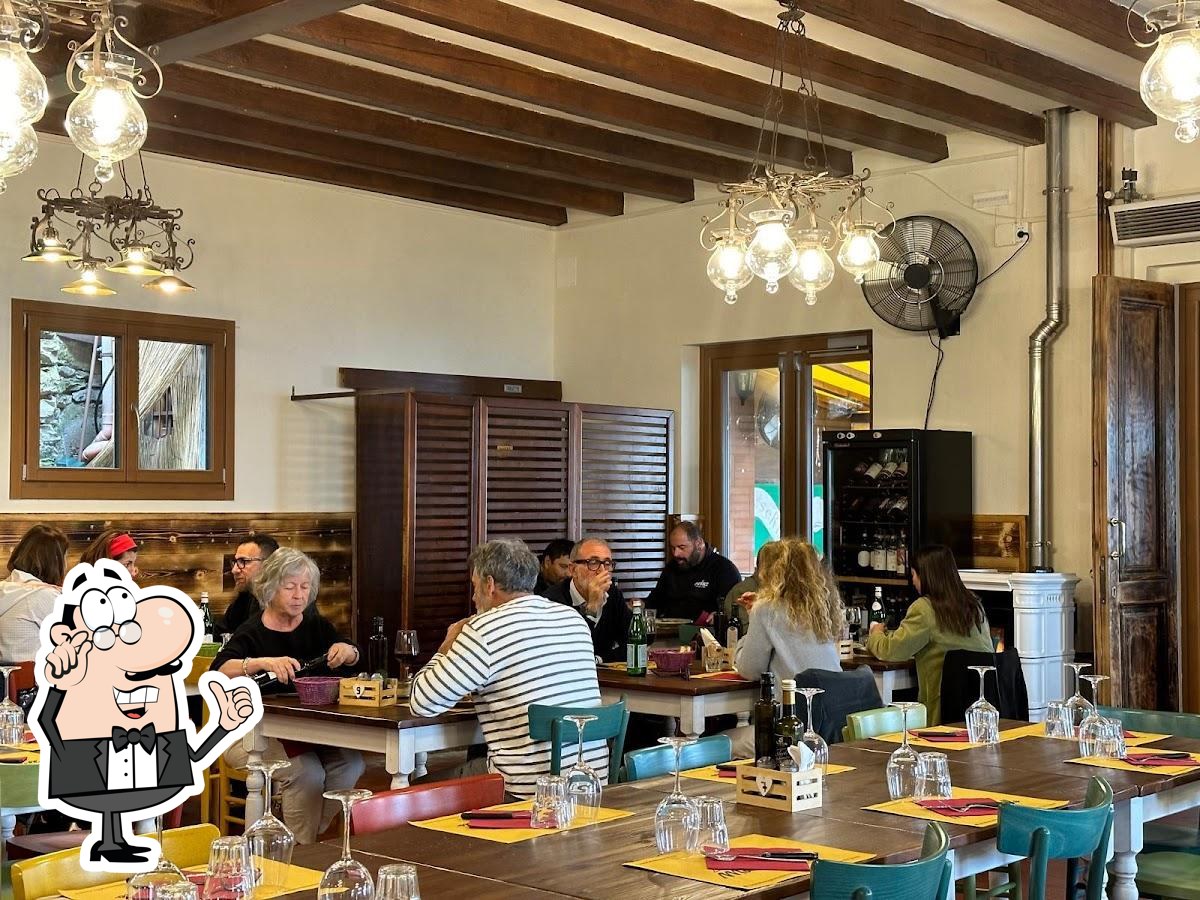 Gli interni di Caravanserraglio Monte Morello.