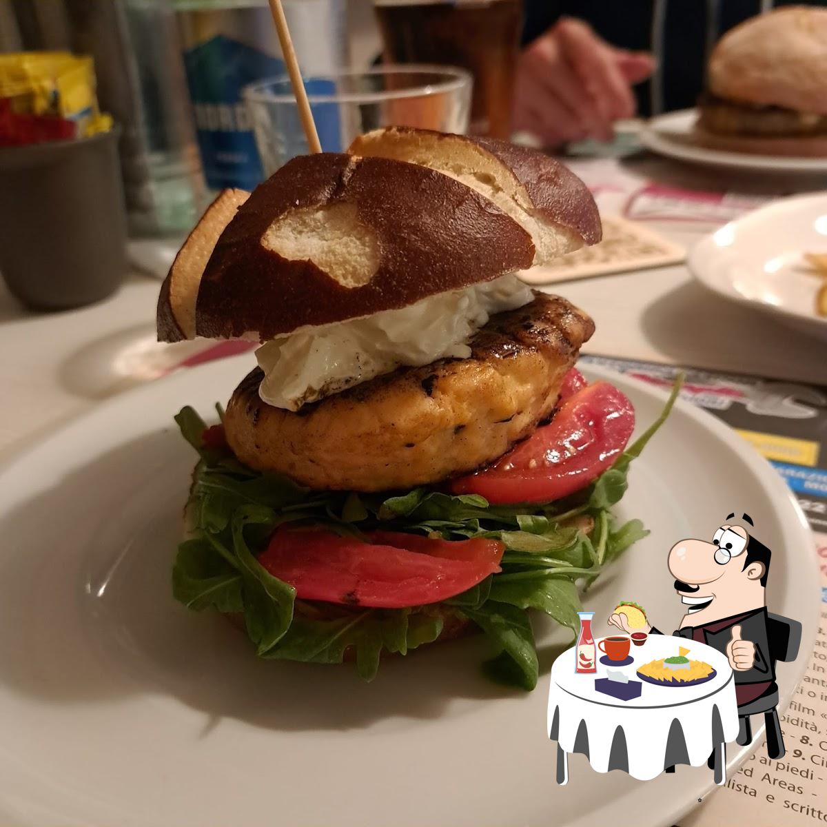 Candelo Coffee Burger offre un'ampia varietà di opzioni per gli amanti dell'hamburger.