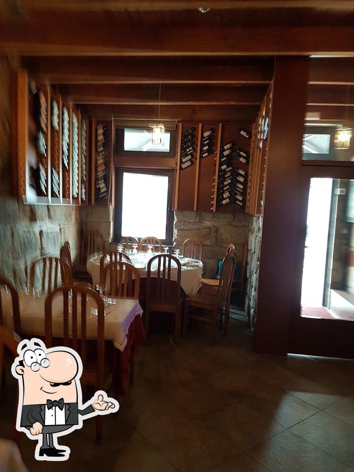 O interior do Restaurante Lage Senhor do Padrão.