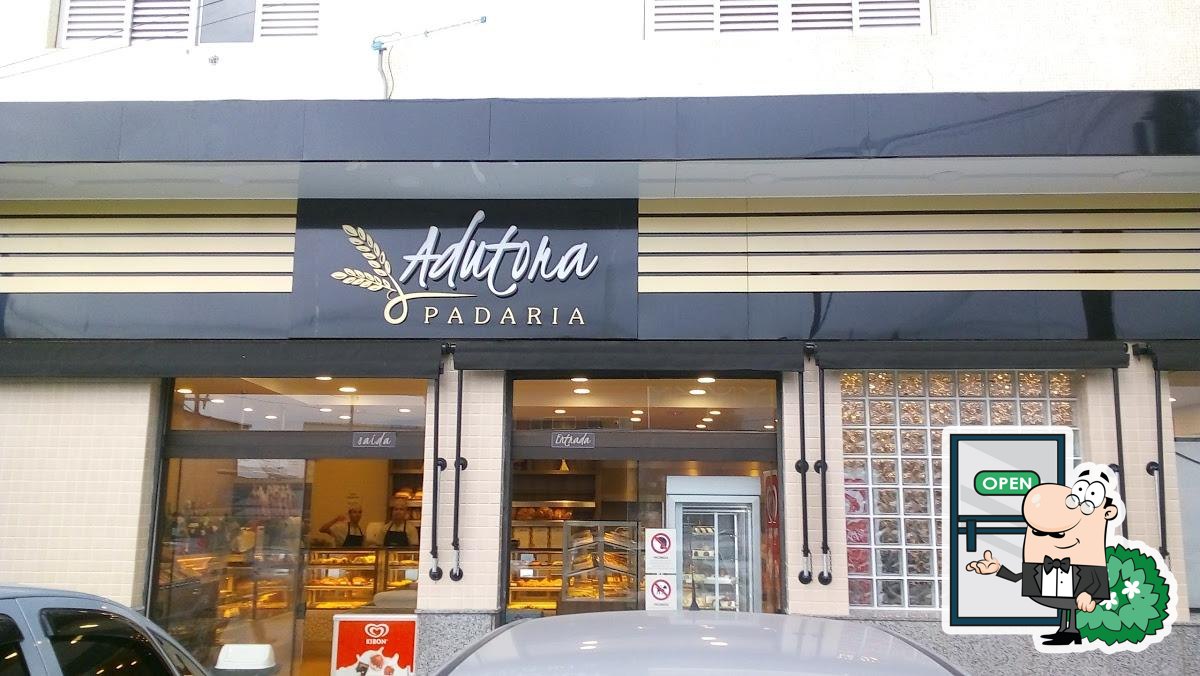 Você pode espairecer no exterior Padaria Adutora.