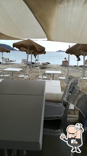 Gli interni di FINO BEACH RESTAURANT.