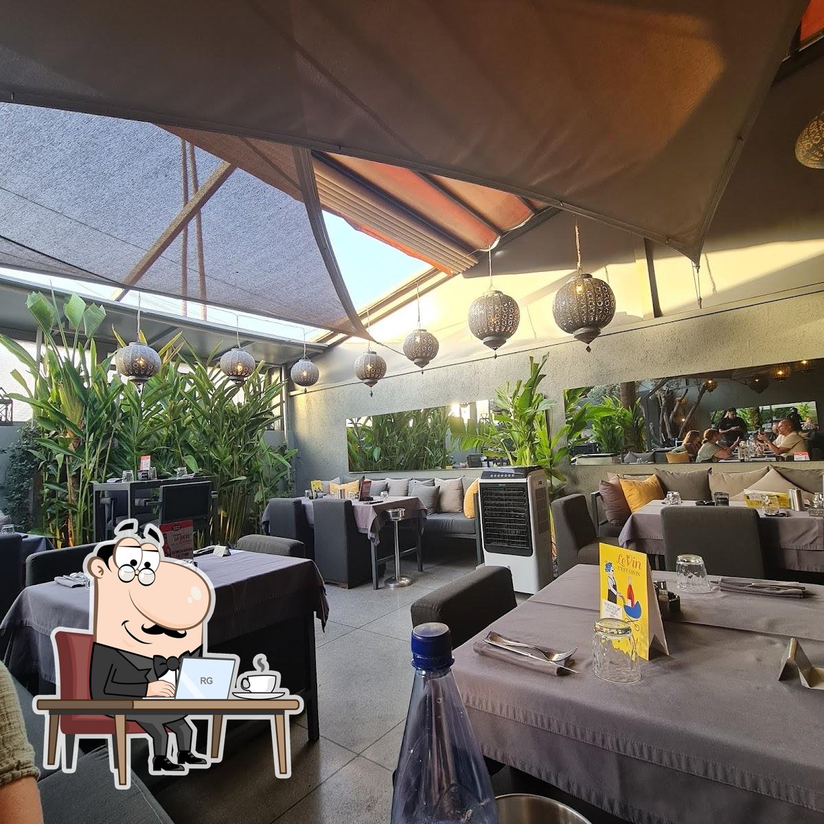 Découvrez l'intérieur de Pointbar Marrakech.