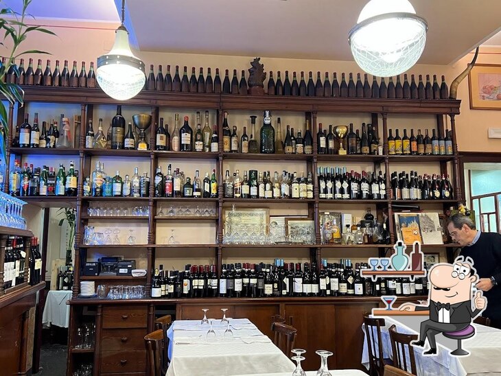 Siediti a un tavolo di Trattoria Milanese - Dal 1933.