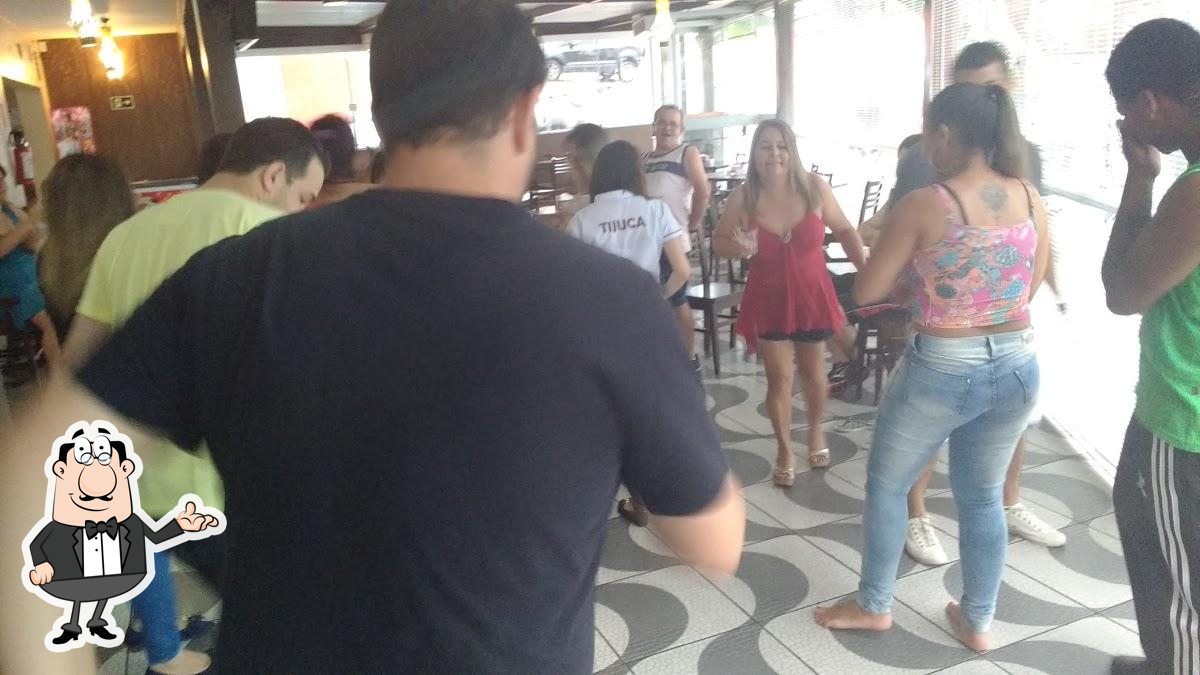 O interior do TJ Restaurante.