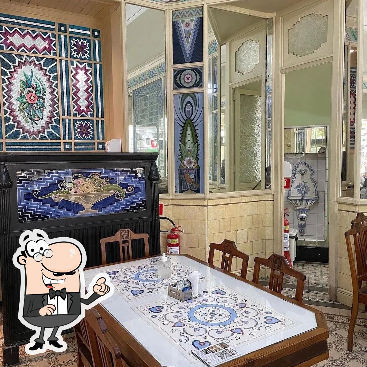 O interior do Casa Cavé.